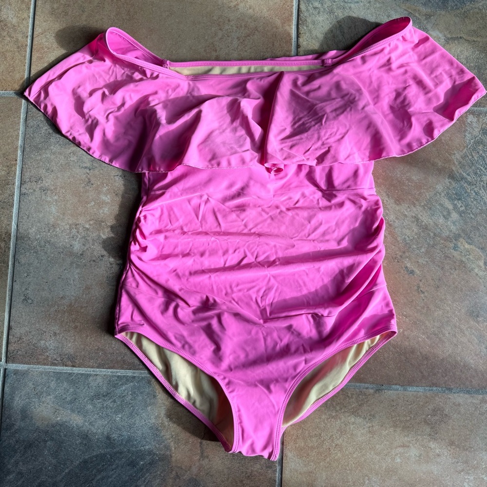 Elegant Pink Ruffled Women's One Piece Swimsuit